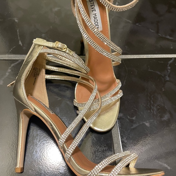 Steve Madden Metallic gold and rhinestone heel. - Picture 6 of 7